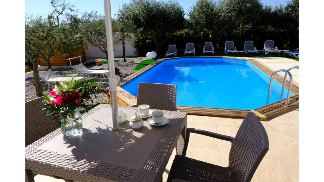 Tenuta Con Due Abitazioni Indipendenti มาร์ตินาฟรังกา ภายนอก รูปภาพ
