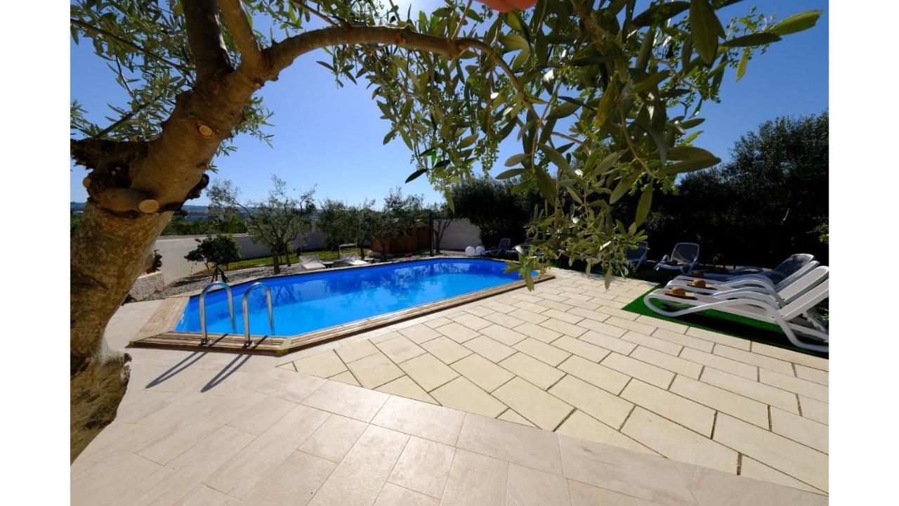 Tenuta Con Due Abitazioni Indipendenti มาร์ตินาฟรังกา ภายนอก รูปภาพ