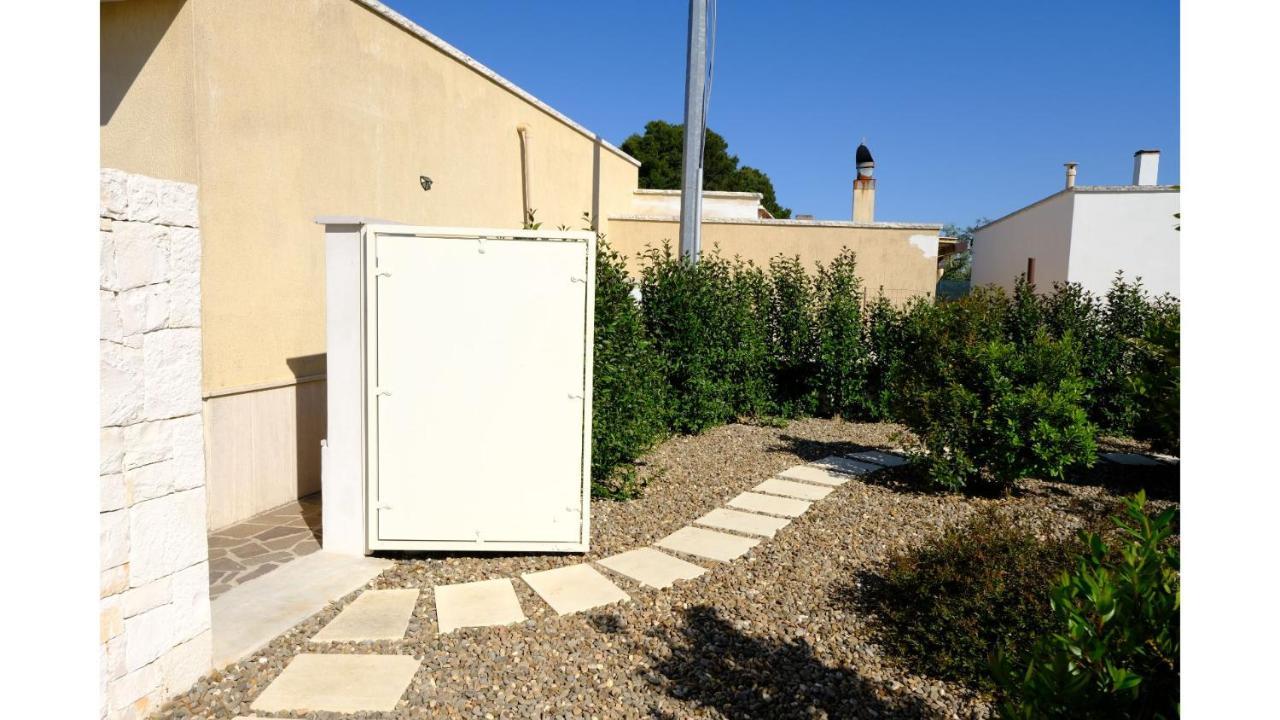Tenuta Con Due Abitazioni Indipendenti มาร์ตินาฟรังกา ภายนอก รูปภาพ