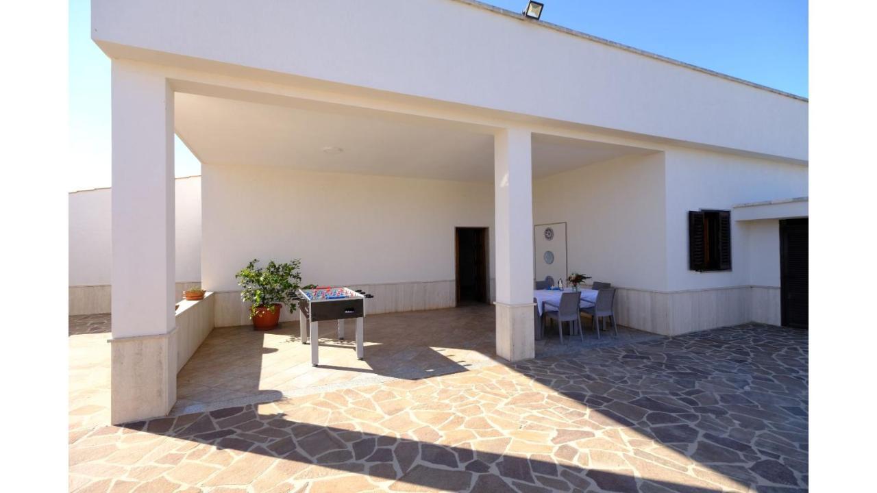 Tenuta Con Due Abitazioni Indipendenti มาร์ตินาฟรังกา ภายนอก รูปภาพ