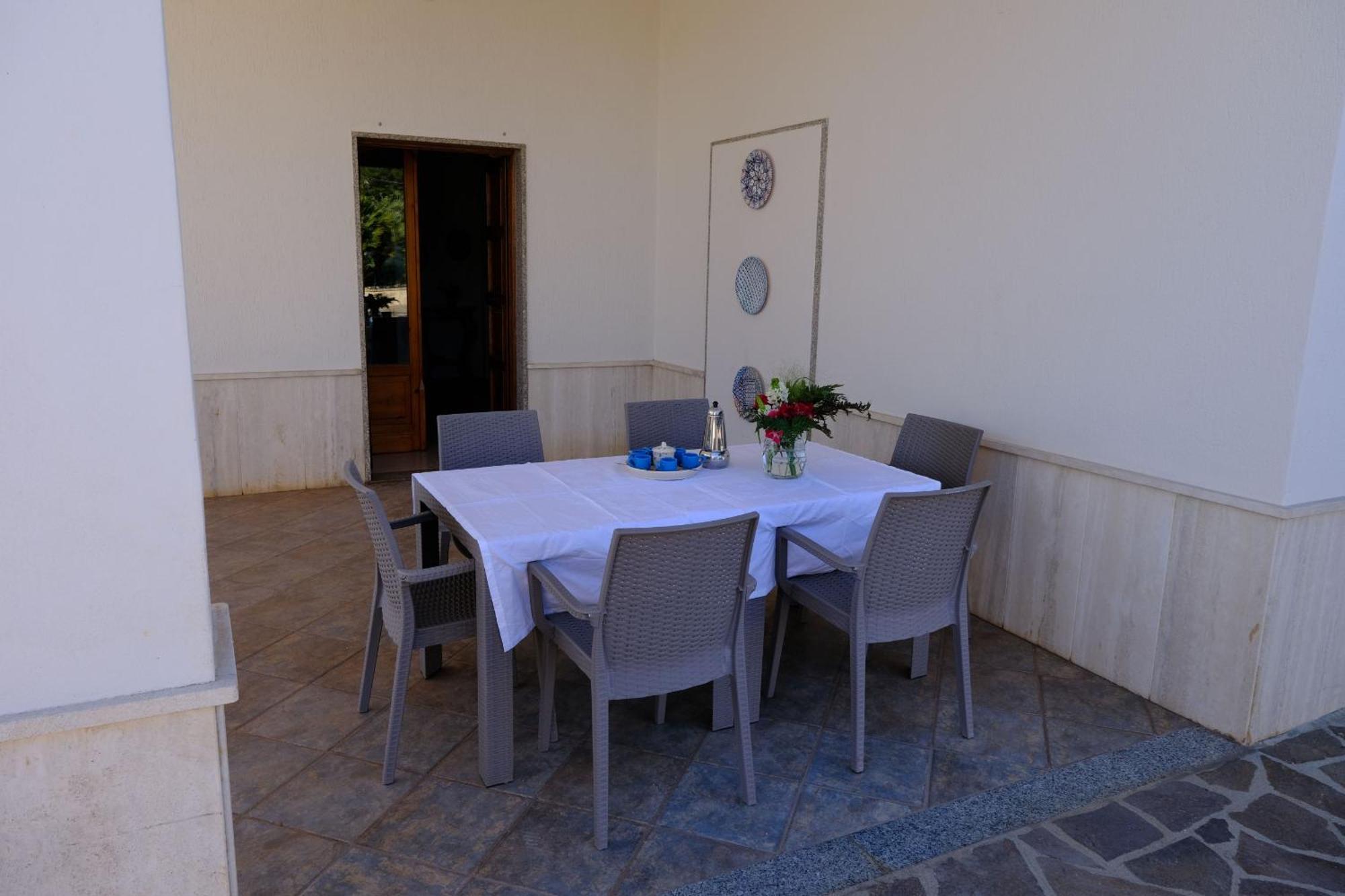 Tenuta Con Due Abitazioni Indipendenti มาร์ตินาฟรังกา ภายนอก รูปภาพ