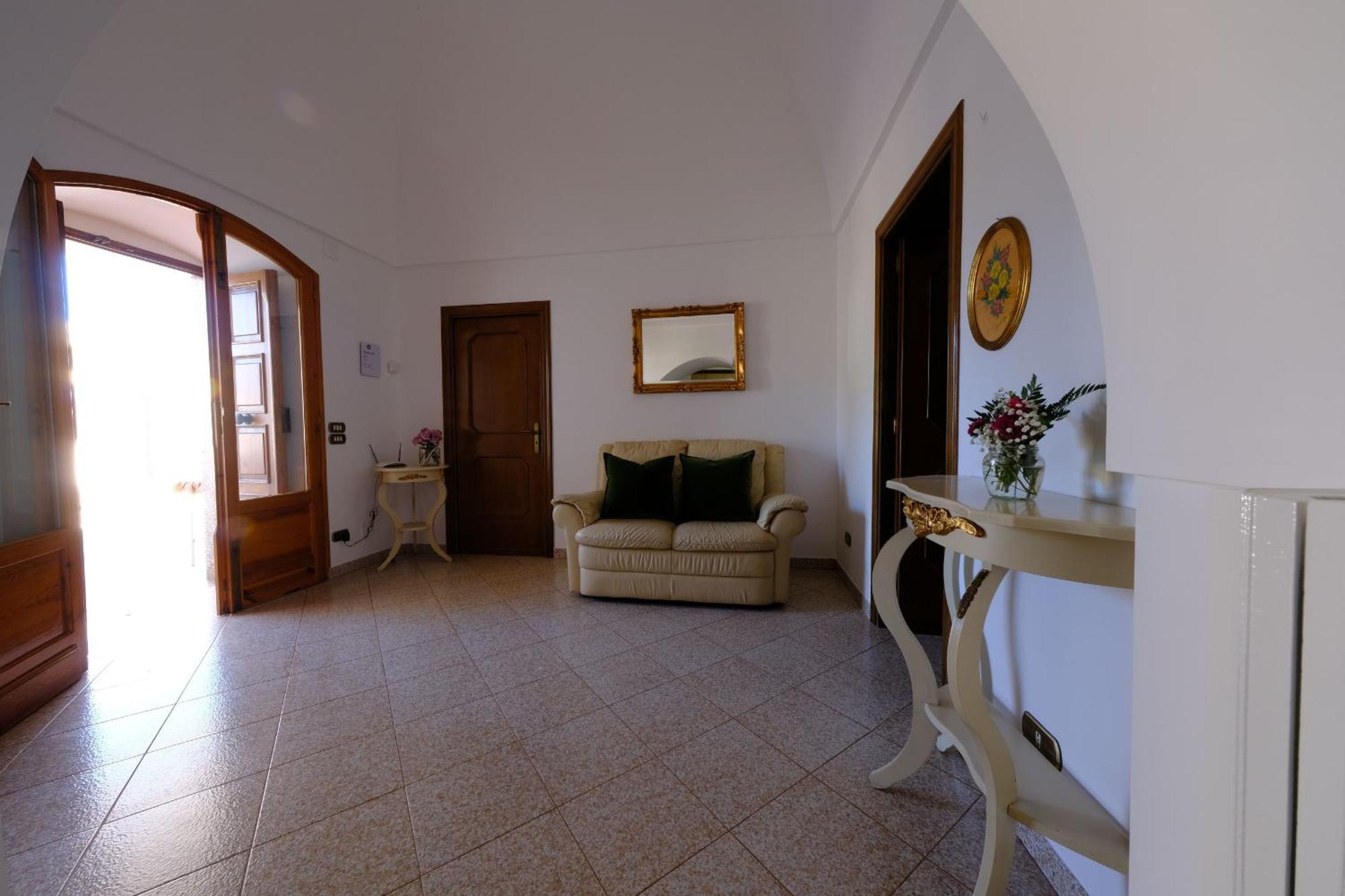 Tenuta Con Due Abitazioni Indipendenti มาร์ตินาฟรังกา ภายนอก รูปภาพ