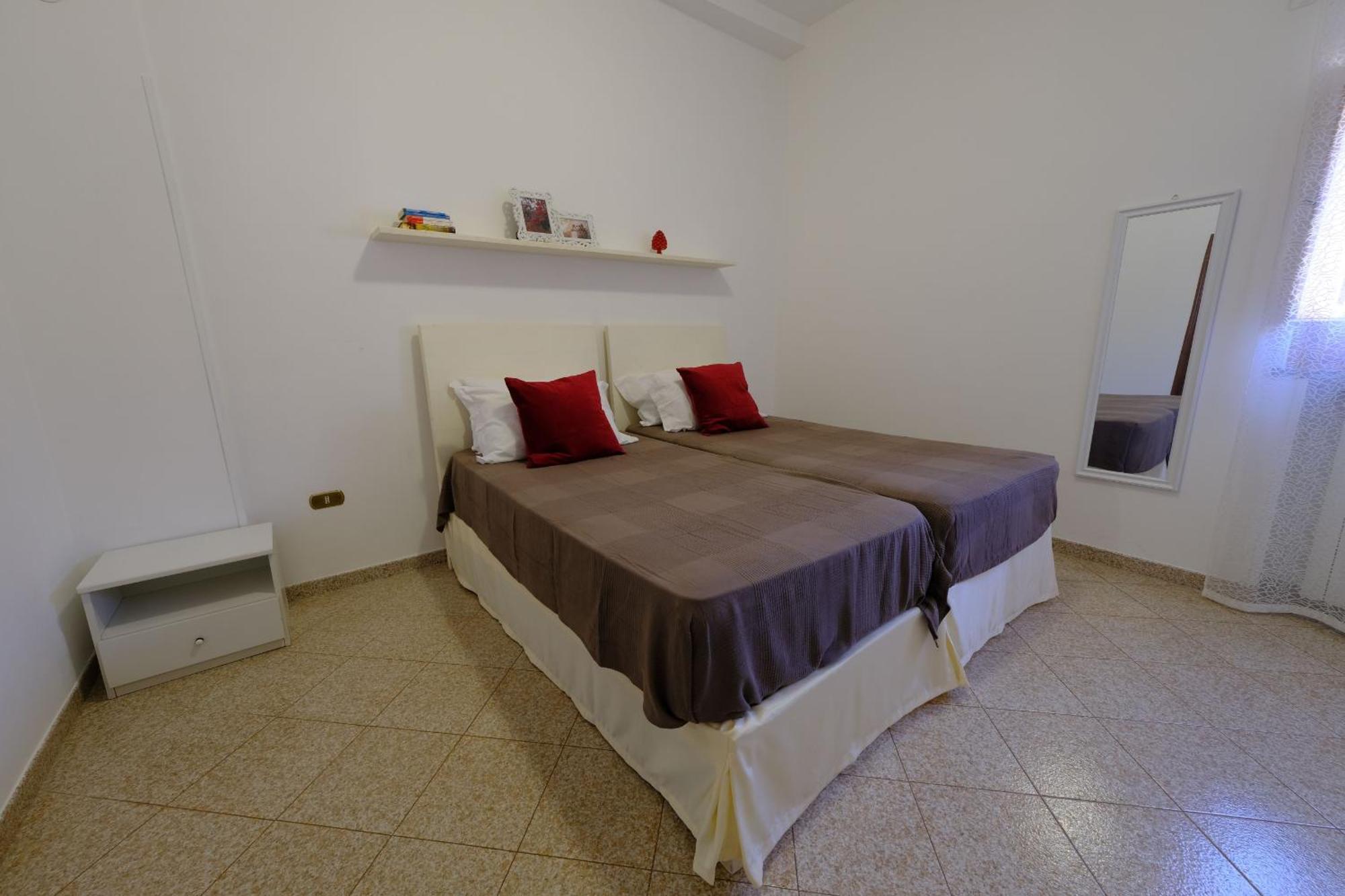 Tenuta Con Due Abitazioni Indipendenti มาร์ตินาฟรังกา ภายนอก รูปภาพ