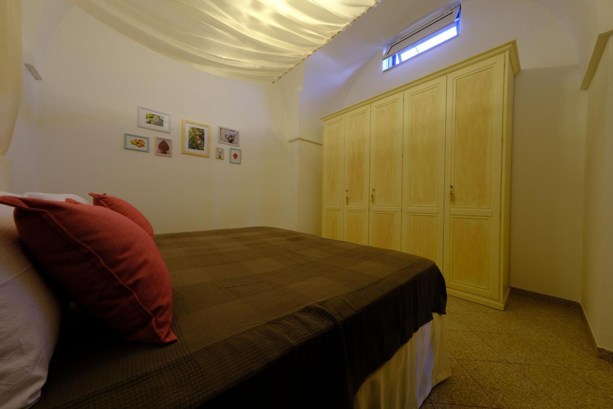 Tenuta Con Due Abitazioni Indipendenti มาร์ตินาฟรังกา ภายนอก รูปภาพ