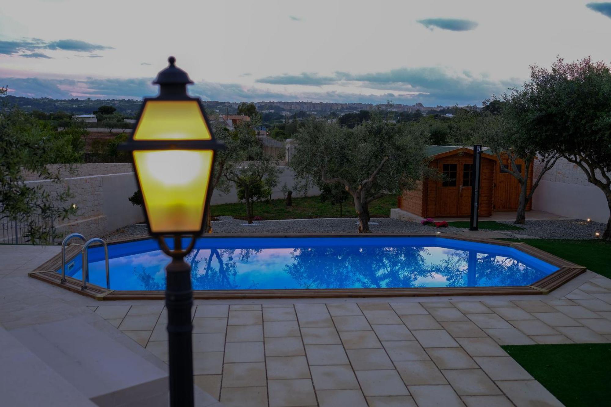 Tenuta Con Due Abitazioni Indipendenti มาร์ตินาฟรังกา ภายนอก รูปภาพ