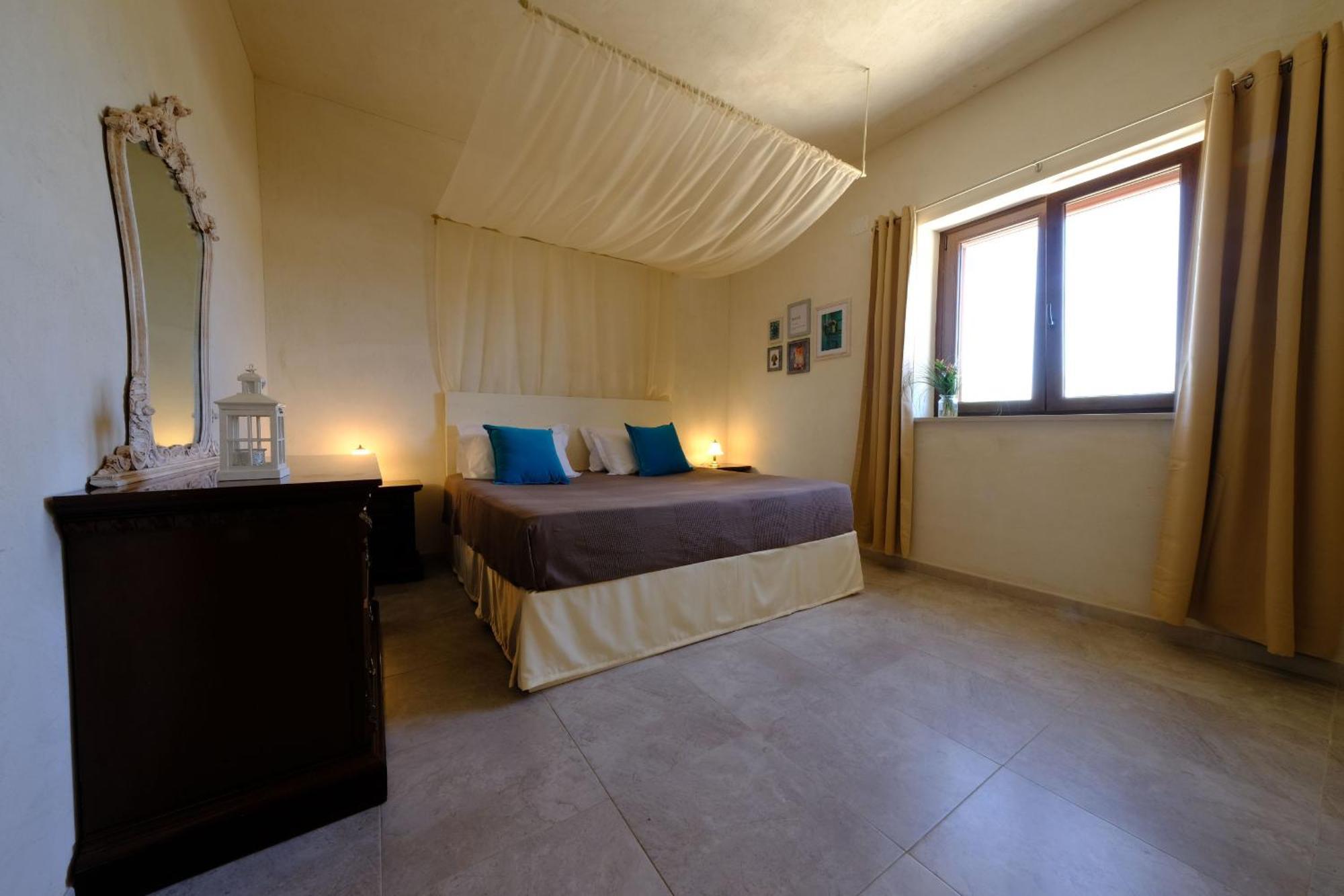 Tenuta Con Due Abitazioni Indipendenti มาร์ตินาฟรังกา ภายนอก รูปภาพ